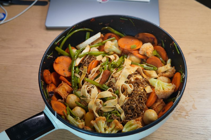 看了《控糖革命》，最近几天都是按照——先吃富含纤维的蔬菜，再吃肉和蛋白质，再吃淀粉和含糖比较高的食物